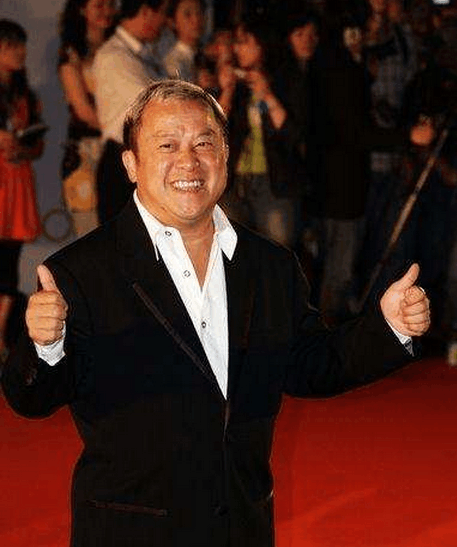 45岁曾宝仪至今未婚真相曝光, 原来是被爸爸害惨了