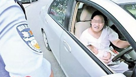 史上最奇葩的司机:图一不自量力,最后一个交警都忍不住骂出口!