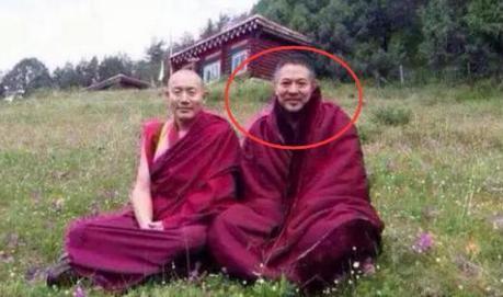 他因移民被骂卖国贼,现如今带发修行,将近百亿