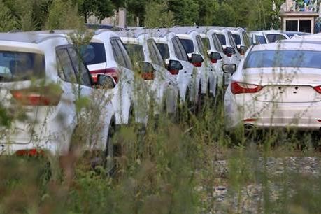 买车的话是买库存车好还是二手车好？