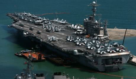 美国为什么宁愿将退役航母泡水里生锈,也不愿