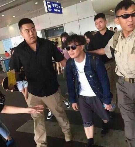看烂了男明星的大长腿，今天来88那些身长腿短的偶像明星们！