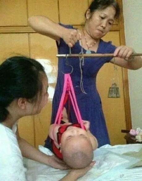 搞笑图片搞笑段子：现在的游戏都喜欢这样打广告了
