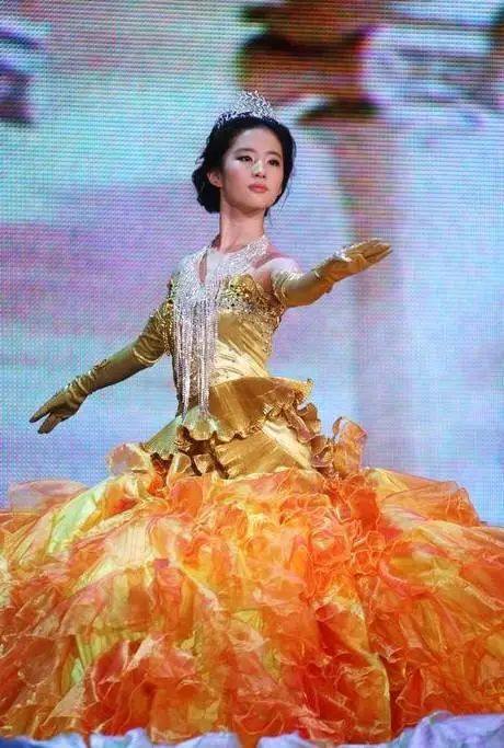 2018金鹰女神票选,热巴,郑爽呼声最高,网友却说应该是