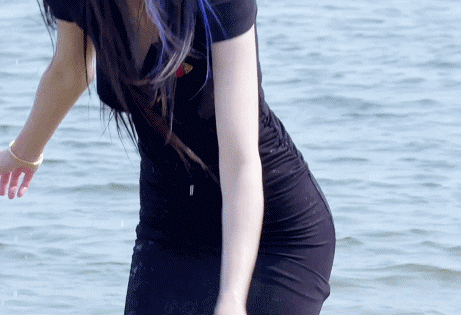 因维吾尔族独特的血统优势,新疆盛产极品美女,如今在娱乐圈最活跃的