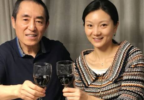 她19岁怀孕，嫁给了比自己大31岁的老公，如今36岁依旧貌美如花