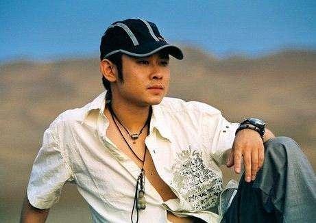 她二婚嫁给刀郎,嫌他穷孩子刚满月逃走,刀郎含