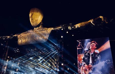 奇艺独家直播汪峰演唱会 新歌《那年我五岁》