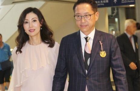 李嘉欣穿破烂牛仔裤,非常经典的文章,不看后悔