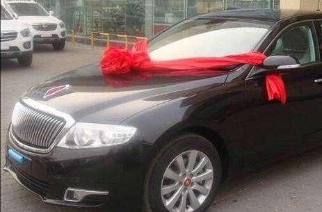 90后小伙说服家人不买日系车，花28万买国产红旗H7