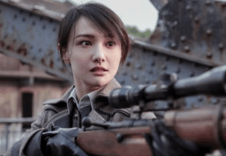 郑爽拍戏获男友甜蜜探班,两人片场用眼神交流超有默契图片