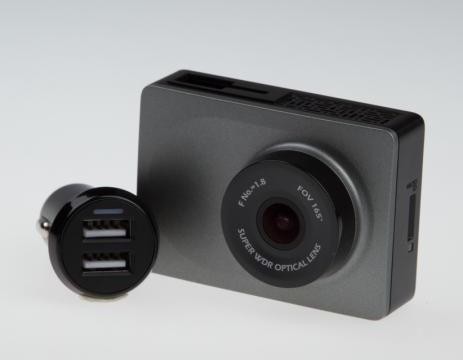 行车记录仪水太深 有些坑还需堤防！