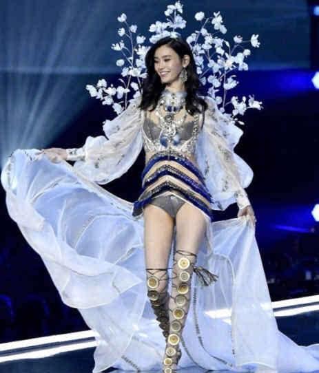 奚梦瑶摔倒脚踝淤肿,陈学冬乌鸦嘴预言摔跤,否认告别