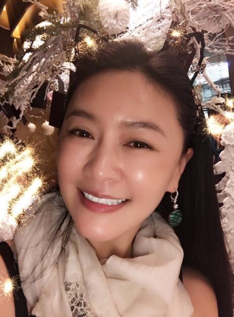她是《女人不哭》里的励志大姐,曾苦恋陆毅,如今一人潇洒自如!