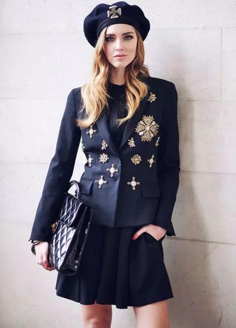 22岁的她是怎样从网红一步步成为宇宙最会赚