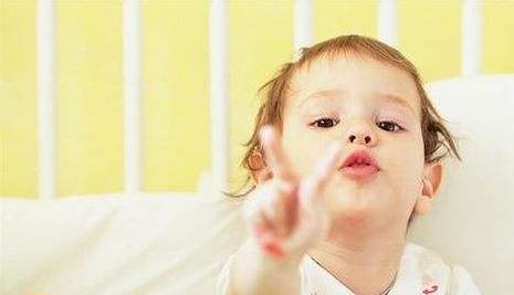 孩子的这3种走路姿势家长要尽快矫正,小心影响