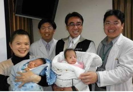 爸爸姓何, 给龙凤胎宝宝取名字, 丈母娘也忍不住