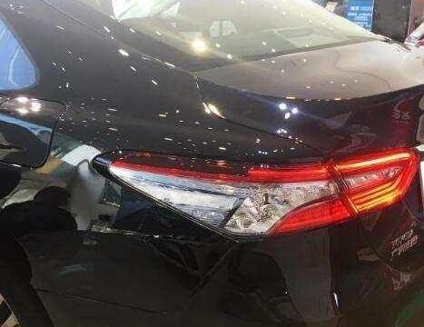 全车配LED光源，E-CVT电子无级变速箱，配双擎动力只卖24万