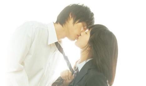 撞见女朋友和老外勾勾搭搭，这样的女人还能要吗？