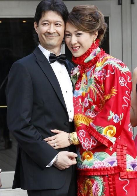 艺人钟嘉欣(linda)与老公结婚三年,在2016年生下女儿kelly之后,早前