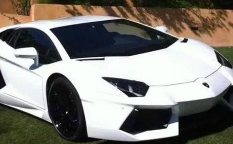 越南这么穷，为何却是豪车遍地，原来不到10万就可以兰博基尼