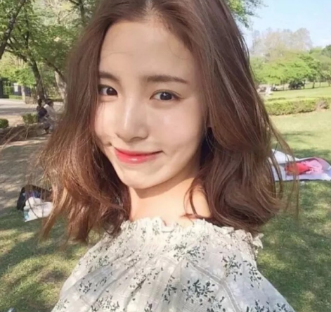 2018流行什么发型,8款齐肩烫发时尚又减龄