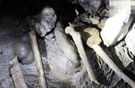 白莲教避难场所重庆鬼洞, 尸骨遍地没有尽头, 胆小勿入