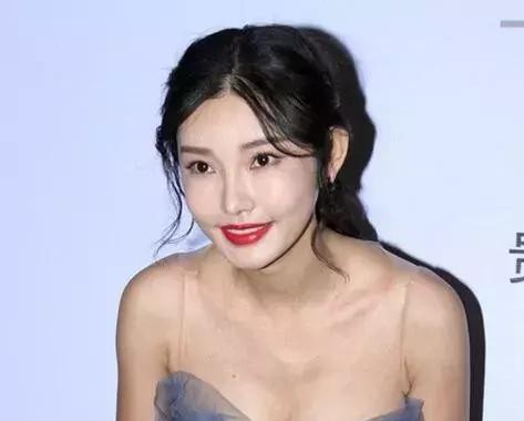 发哥的“女儿”，上围赛过柳岩，身价过亿开百万豪车！