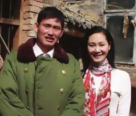 一手捧红朱之文,结婚两次,尹相杰为她至今单身,女儿貌美如花