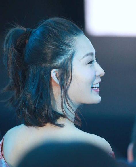 这是下定决心不要和孙怡撞脸了?