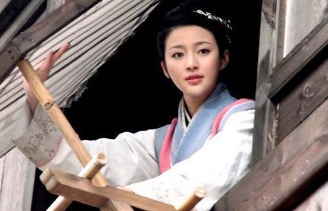 水浒中最不守妇道的女人,,潘金莲屈居第二,第一果然厉害!