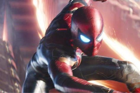 《复联3》高清剧照评价,钢铁侠与蜘蛛侠战衣太