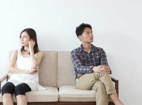 结婚时爸爸说先别要孩子,早晚得离婚,婚后2年