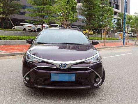 真的很省油 雷凌双擎精英天窗版