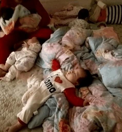 农村一家里生了四胞胎,震撼事只希望这宝宝们能永不分离!
