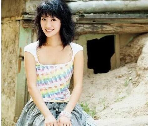 最低调星二代，父亲是影帝，母亲是央视主持，不靠父母自己打拼