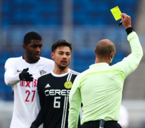 亚冠裁判又抢戏,越位误判+漏红牌难阻权健,帕