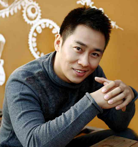 他是宁静的现任小男友，出道15年不温不火，如今因猎场名声大噪！