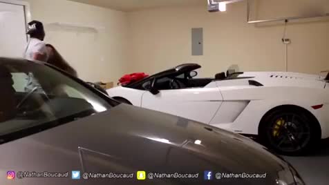 得知哥哥送了一辆兰博基尼跑车给自己时, 女孩宛如一个智障