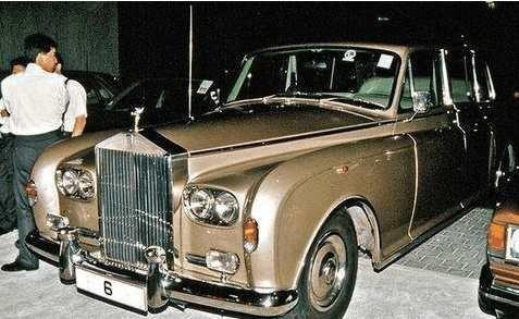 六叔为国家捐款超过50亿，座驾却是超过30年的老爷车