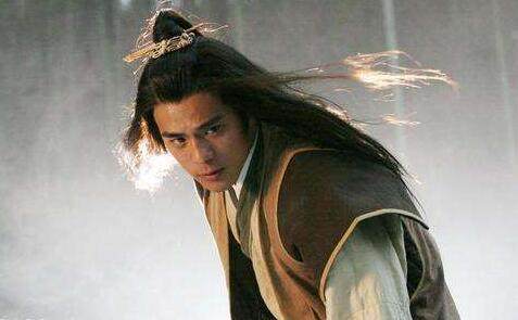 左右互搏除郭靖小龙女外,还有两人会使,却非