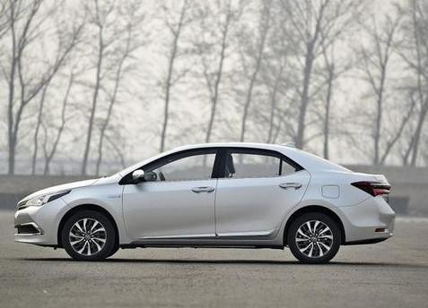 卡罗拉搭载宝马引擎, 内饰空间比朗逸大了整整一圈