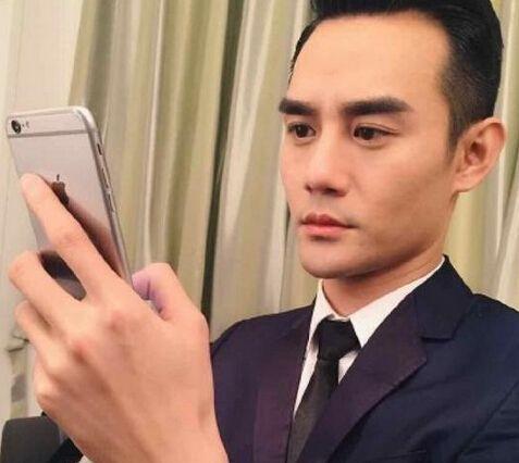 黄轩的手, 赵丽颖的脚, 下一个“手精”是李易峰还是张若昀?