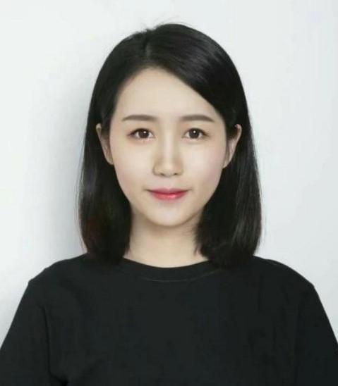韩国美女晒出最美证件照,网友:在外旅游,这样证件照能