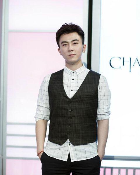 斗鱼一哥狂暴吃鸡30小时险猝死