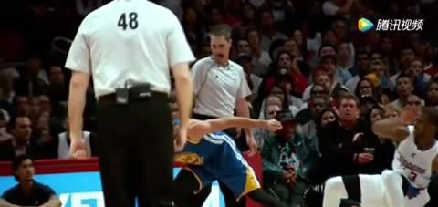 NBA争议事件之库里晃倒保罗？超慢动作回放还原事件真相！