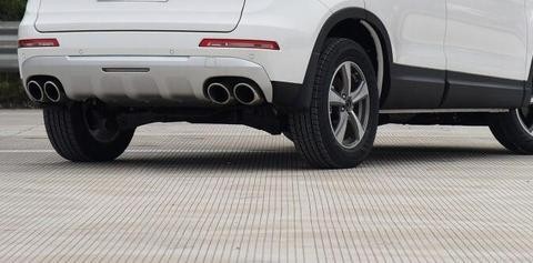 全系4根排气管的哈佛SUV，不费油12万价格，装黑科技发动机