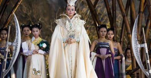 史上最尴尬《西游记女儿国》咏琪变红心皇后,