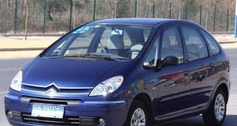 十年前就很时尚！品评法国雪铁龙毕加索：能拉冰柜的家用轿车！