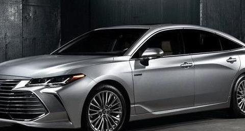 最高端的丰田轿车才21万，比皇冠高端比A4L好看，宝马3系都